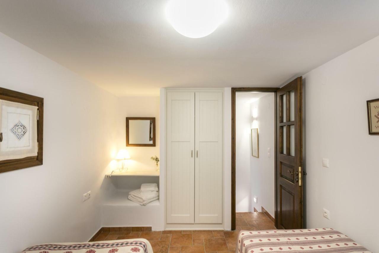 Traditional Inn Pirethron Apérathos Exterior photo